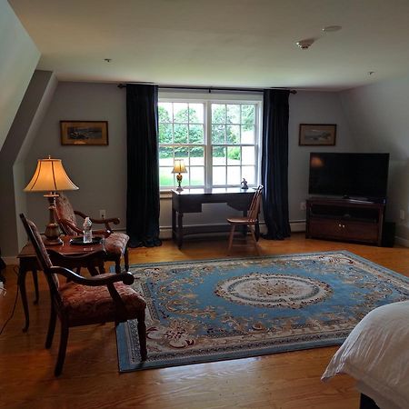 The Chase House Inn Cornish Exteriör bild
