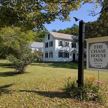 The Chase House Inn Cornish Exteriör bild