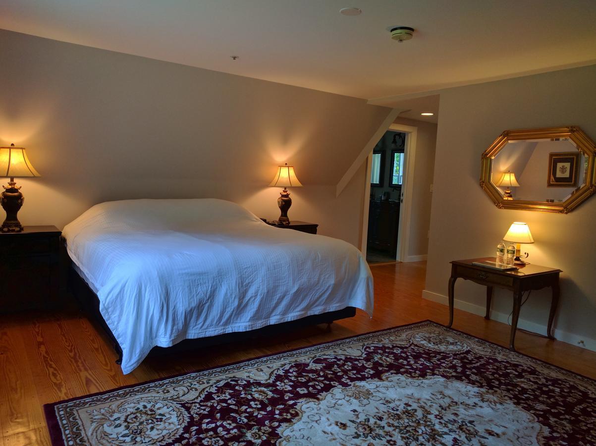 The Chase House Inn Cornish Exteriör bild